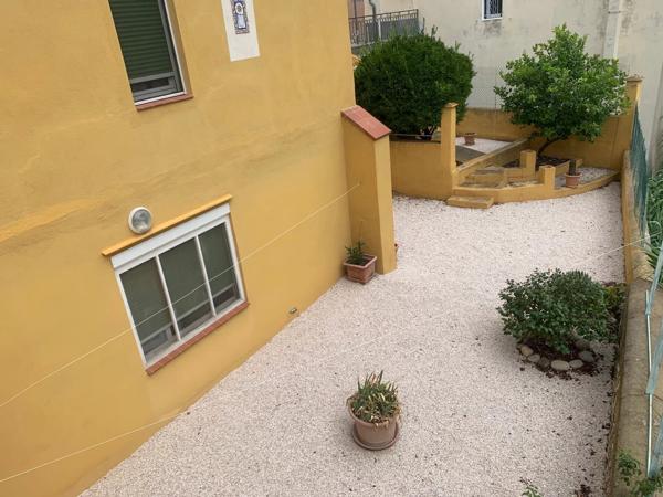 Vente                                                      Maison
                        
                     7 pièces                                         à Maury