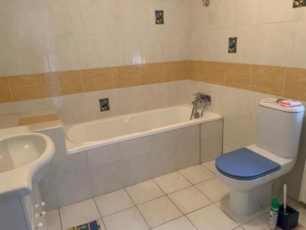 Vente                                                      Maison
                        
                     7 pièces                                         à Maury