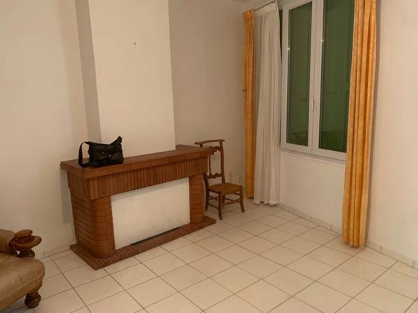 Vente                                                      Maison
                        
                     7 pièces                                         à Maury
