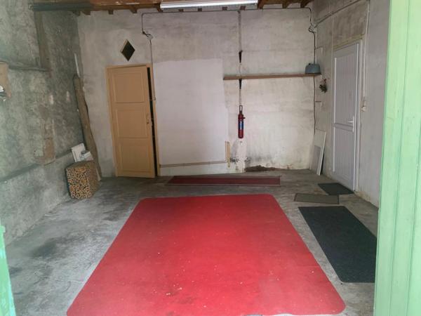 Vente                                                      Maison
                        
                     7 pièces                                         à Maury