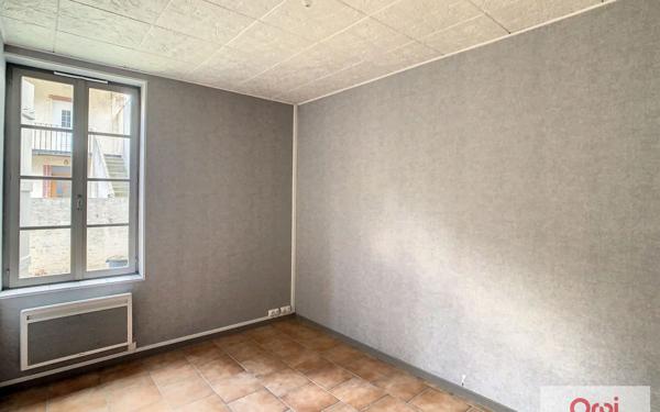 Immeuble à vendre    2 pièces •  Montluçon