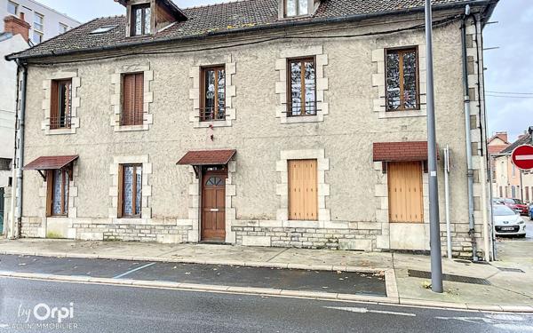 Immeuble à vendre    2 pièces •  Montluçon