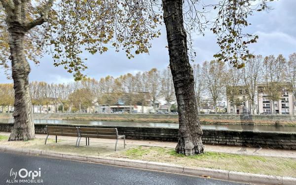 Immeuble à vendre    2 pièces •  Montluçon