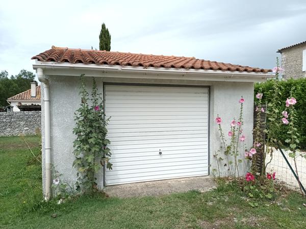 Charmante maison de plain-pied avec jardin clos et garage ? Proche Centre