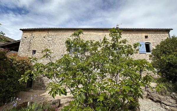 Maison à vendre    5 pièces •  Ruoms