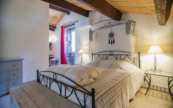 Maison à vendre    5 pièces •  Ruoms