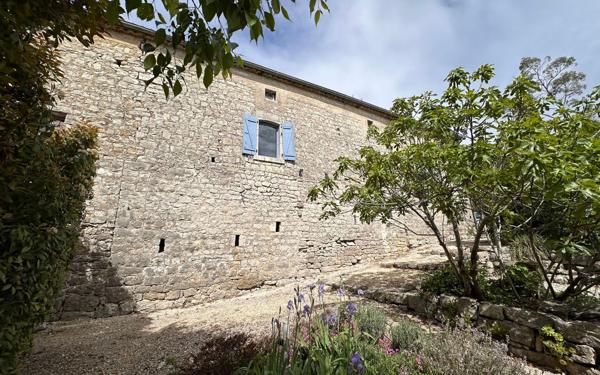 Maison à vendre    5 pièces •  Ruoms