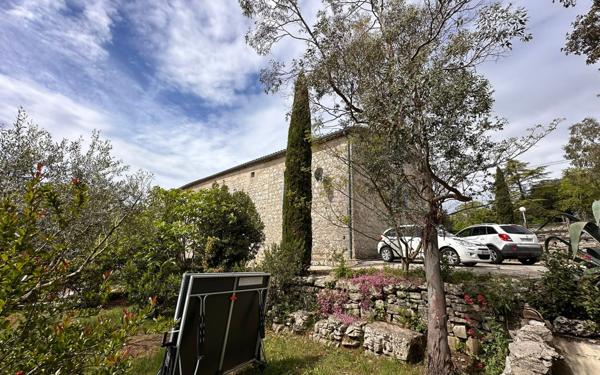 Maison à vendre    5 pièces •  Ruoms