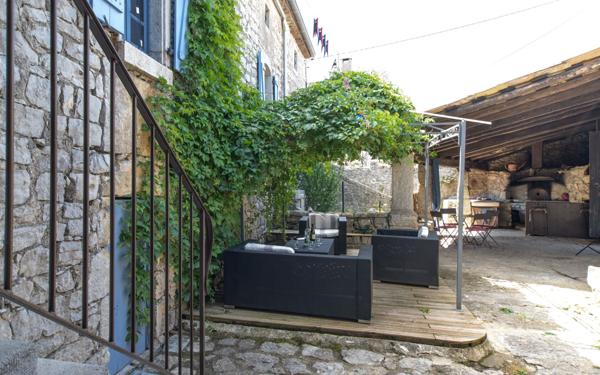 Maison à vendre    5 pièces •  Ruoms