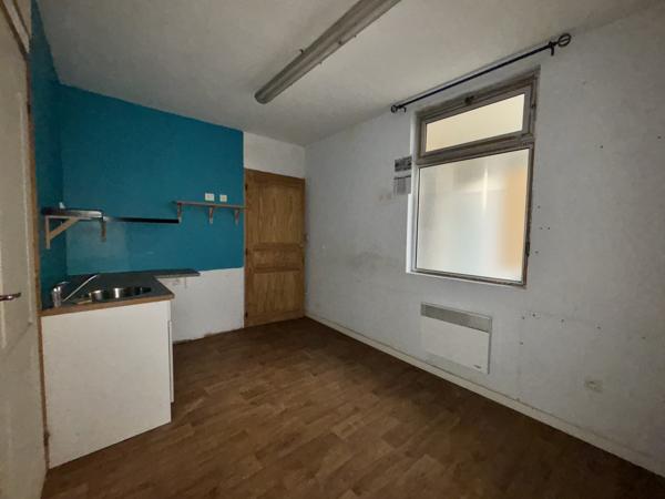 Local commercial
                                                                                                                                                                                                                                                                                                                                                                                                                                            36.96  m²