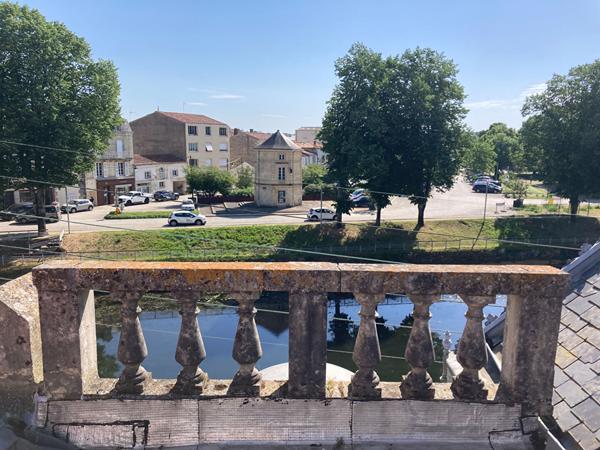 À VENDRE - Maison de caractère en pierre - Hyper centre