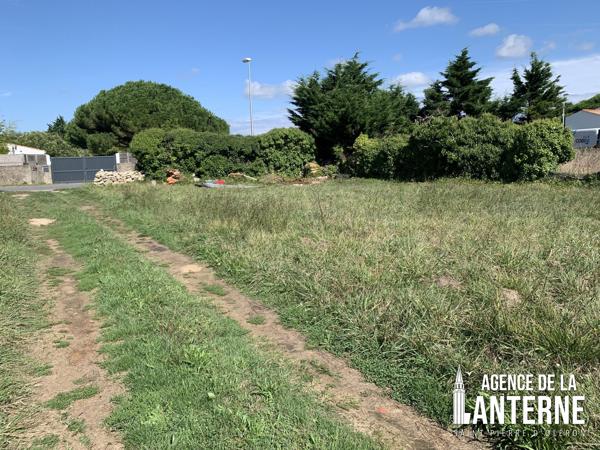 ST PIERRE D'OLERON - TERRAIN A BATIR DE 300 m²