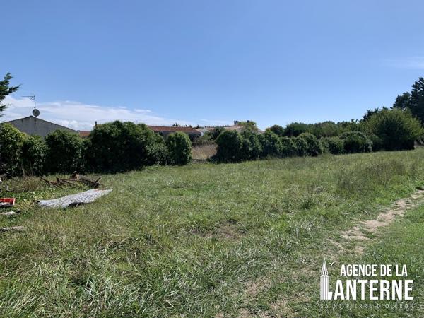 ST PIERRE D'OLERON - TERRAIN A BATIR DE 300 m²