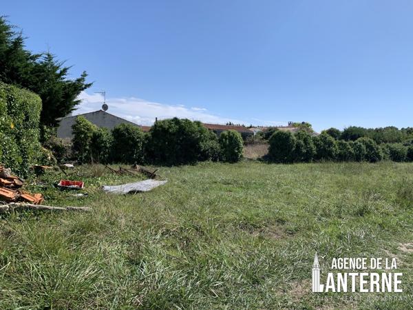 ST PIERRE D'OLERON - TERRAIN A BATIR DE 300 m²
