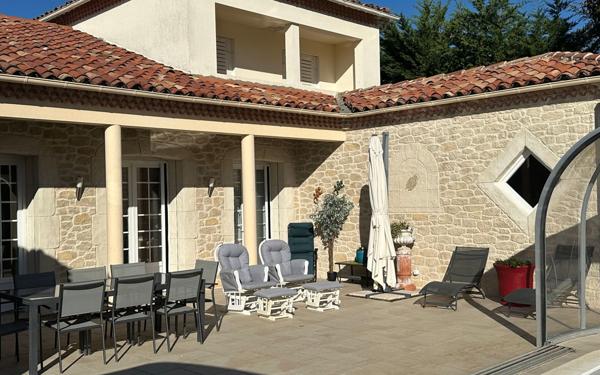 Maison à vendre    5 pièces •  Cazaubon