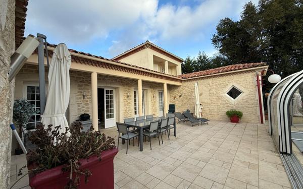 Maison à vendre    5 pièces •  Cazaubon