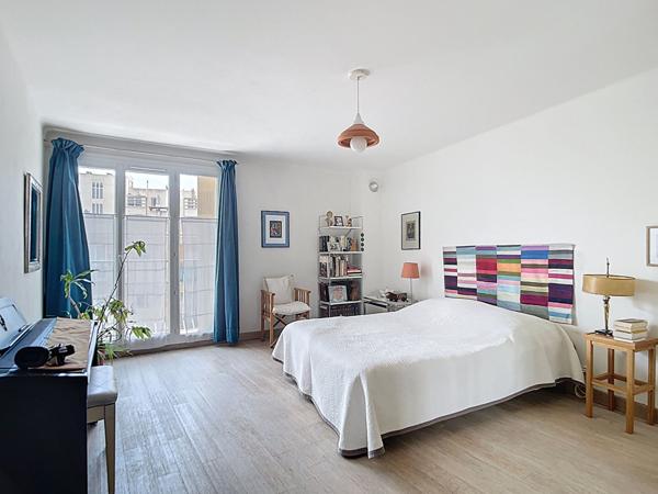 A vendre : Appartement T4 de 100m2 quartier Hôtel de ville 13002 Marseille