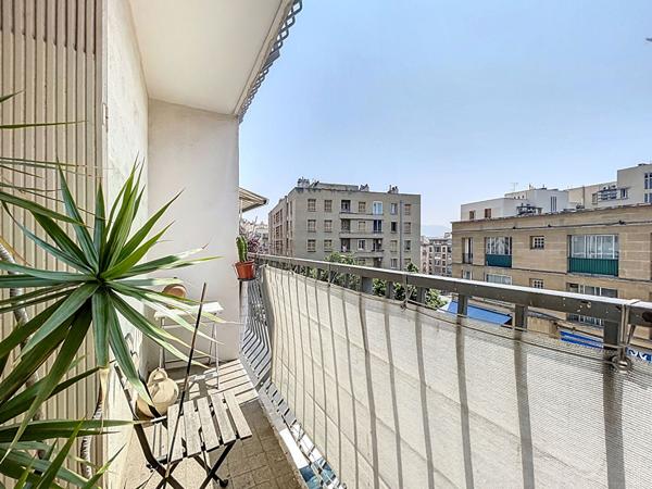 A vendre : Appartement T4 de 100m2 quartier Hôtel de ville 13002 Marseille