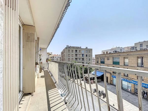 A vendre : Appartement T4 de 100m2 quartier Hôtel de ville 13002 Marseille