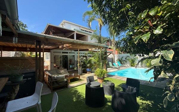 Maison à vendre    7 pièces •  Saint-Pierre