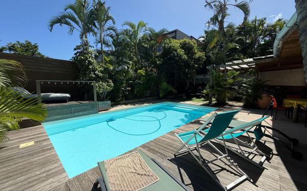 Maison à vendre    7 pièces •  Saint-Pierre