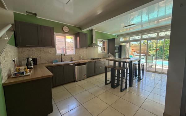 Maison à vendre    7 pièces •  Saint-Pierre