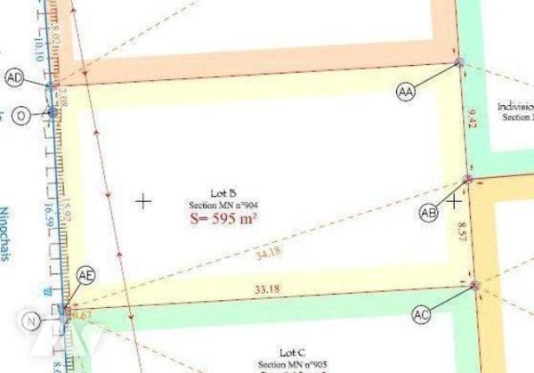 Bourg, prox. Commerces et école, Terrain à bâtir de 595 m², A viabiliser, raccordable au tout à...