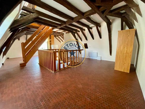 ANGERS- HYPER CENTRE - - - HYPER CENTRE - Rue St Maurille Venez ...