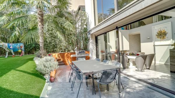 Maison d'architecte sur jardin arboré