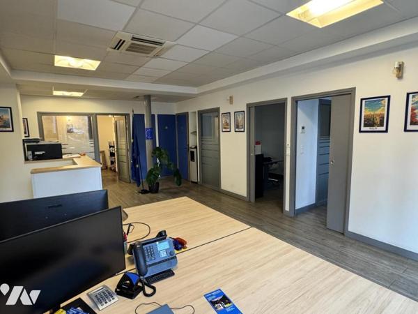 Local Commercial - Boulevard Saint Germain PARIS 5ème