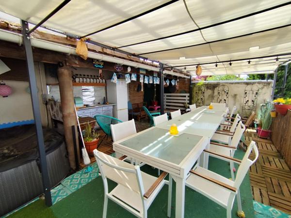 Maison de charme, avec dépendances et grand terrain