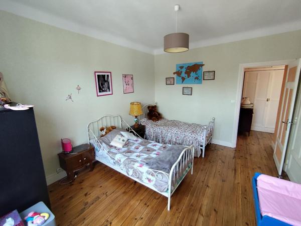 Maison de charme, avec dépendances et grand terrain