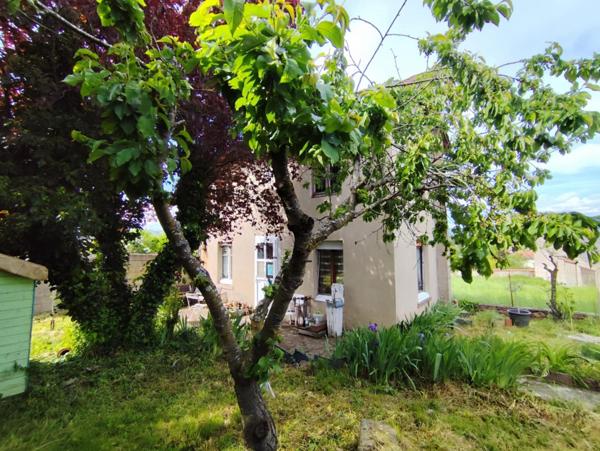 Maison de charme, avec dépendances et grand terrain