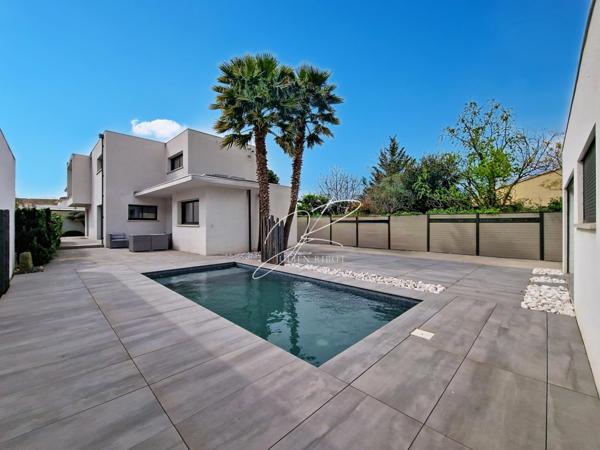 Villa T4 3 chambres 165 m² piscine dépendance