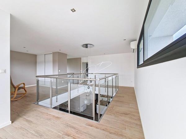 Villa T4 3 chambres 165 m² piscine dépendance