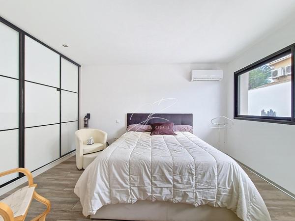 Villa T4 3 chambres 165 m² piscine dépendance