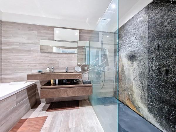 Villa T4 3 chambres 165 m² piscine dépendance