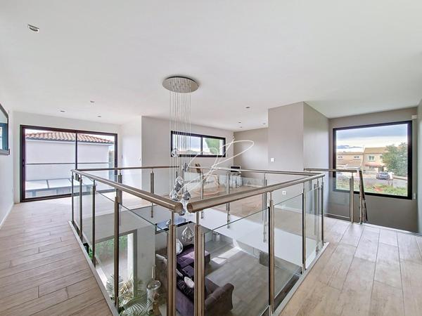 Villa T4 3 chambres 165 m² piscine dépendance