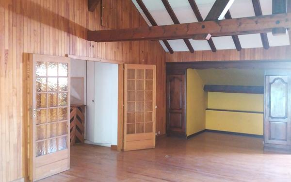 Maison à vendre    7 pièces • 280 m2 Gex