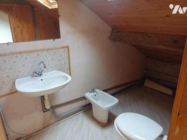 MAISON D'HABITATION AVEC JARDIN & DEPENDANCES