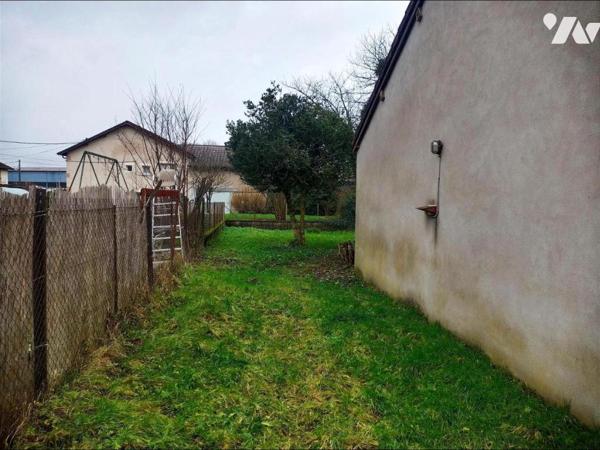 MAISON D'HABITATION AVEC JARDIN & DEPENDANCES