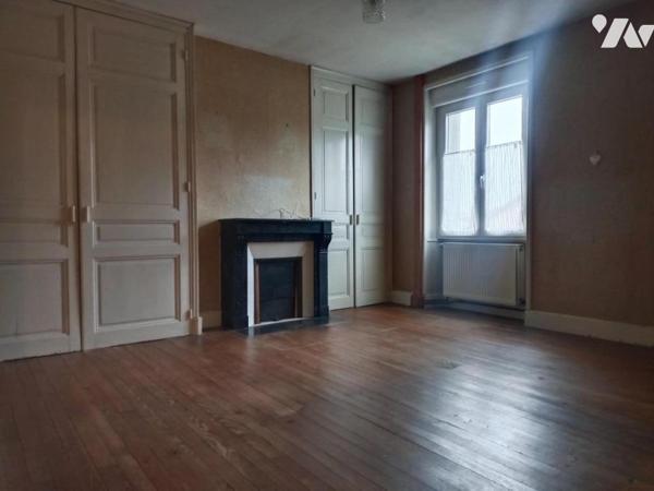 MAISON D'HABITATION AVEC JARDIN & DEPENDANCES