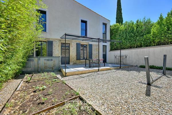Maison de village rénovée avec jardin et garage proche du Pont du Gard