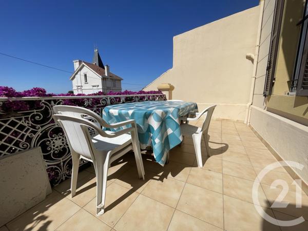 Maison à vendre  5 pièces - 146 m 2   MARSEILLE  - 13016