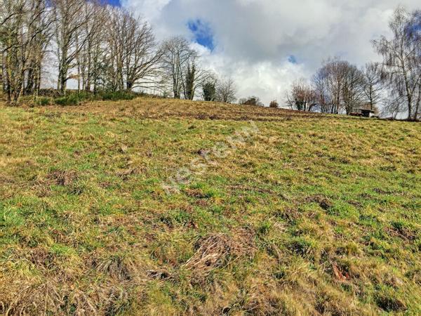 Terrain avec très belle vue à vendre sur Sainte Fortunade 2 190 m2