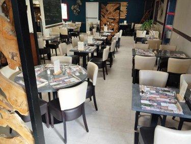 Murs commerciaux à vendre à Isigny-le-Buat dans la Manche (50540), ref : 12547/190