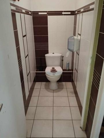 Murs commerciaux à vendre à Isigny-le-Buat dans la Manche (50540), ref : 12547/190