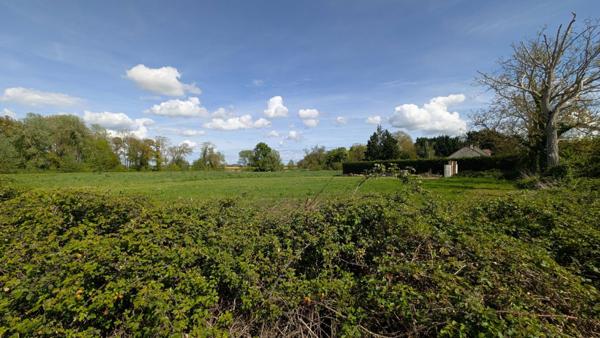 L'Art de Vivre aux Portes de Beaune : terrain bucolique d'exception de 1954m²