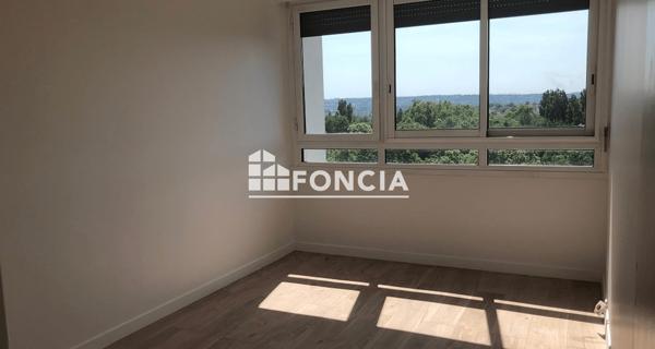 Location Appartement 4 pièces 76.3 m² - Verrières-le-buisson 91370