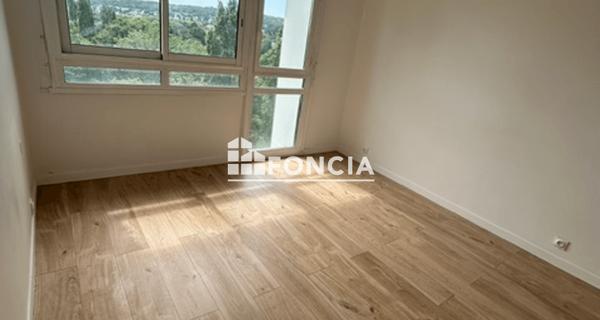 Location Appartement 4 pièces 76.3 m² - Verrières-le-buisson 91370